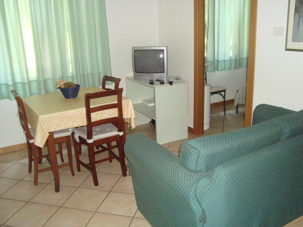 Residence Bizzoni Terni Habitación foto